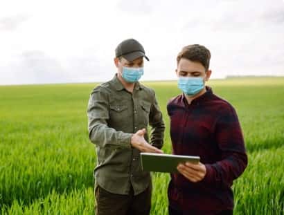 从赛场到荣耀，为你呈现 - 九游游戏